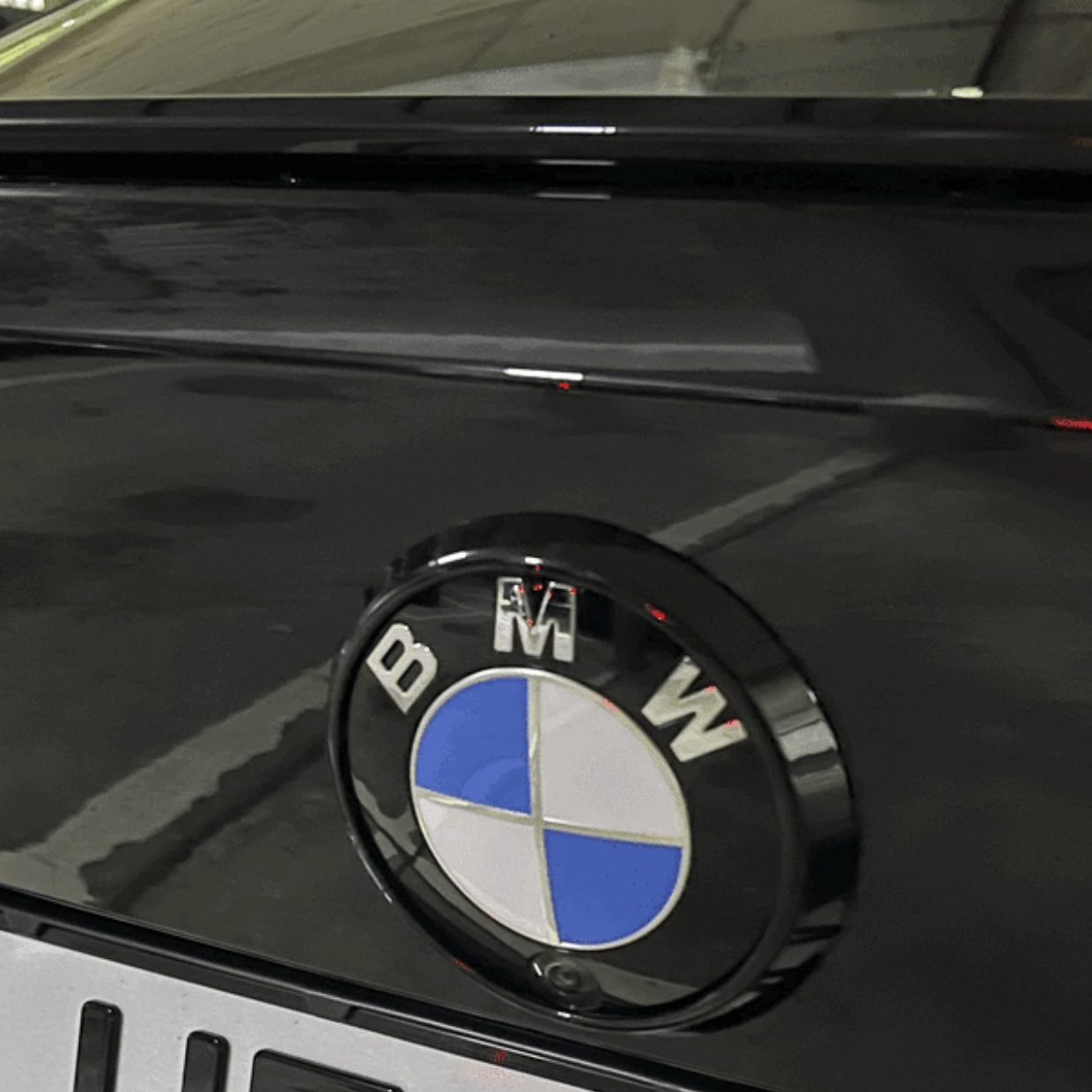 BMW G22 Black Rear Badge Surround Roundel - GLOSS BLACK m4 4 Series G82 G83 (2020-26)