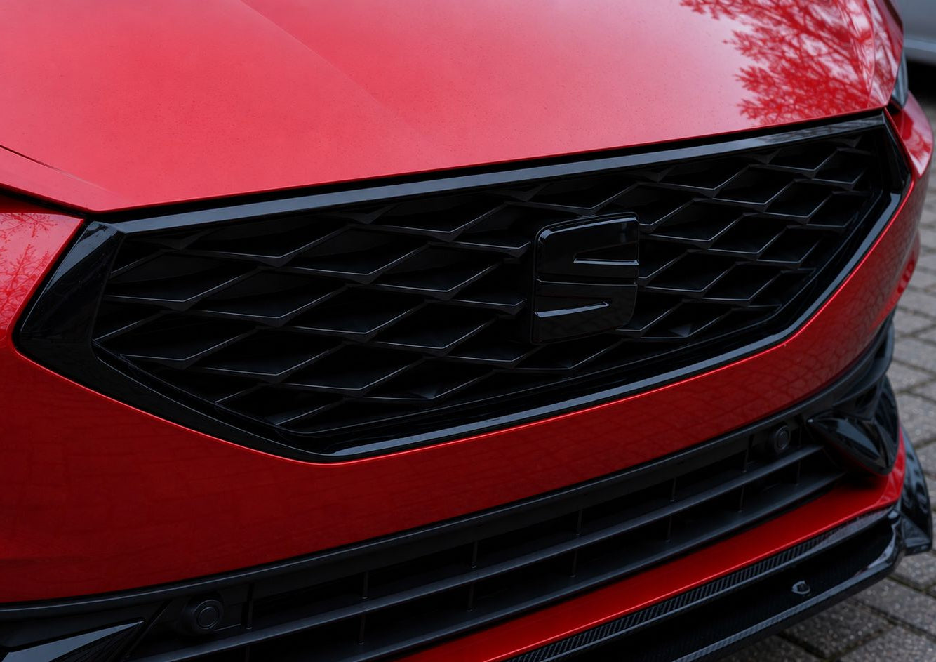 Seat Leon MK4 Front Gloss Black Grill Trim - 2021-24 FR KL1 KL8