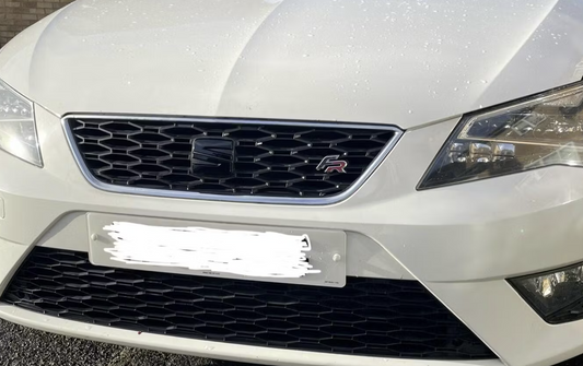 Seat Leon/Ibiza 5F/6P Black Pre-facelift FRONT Replacement Badge Gloss MK3 (5F 2012-16 / 6P 2015-17) - Custom My Ride