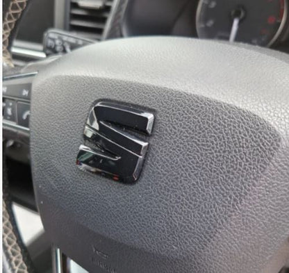 Seat Leon/Ibiza Steering Wheel Gloss Black Badge - 5F MK3 CUPRA FR