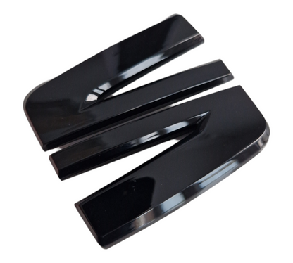 Seat Leon/Ibiza 5F/6P Black Pre-facelift FRONT Replacement Badge Gloss MK3 (5F 2012-16 / 6P 2015-17) - Custom My Ride