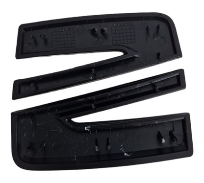 Seat Leon/Ibiza 5F/6P Black Pre-facelift FRONT Replacement Badge Gloss MK3 (5F 2012-16 / 6P 2015-17) - Custom My Ride