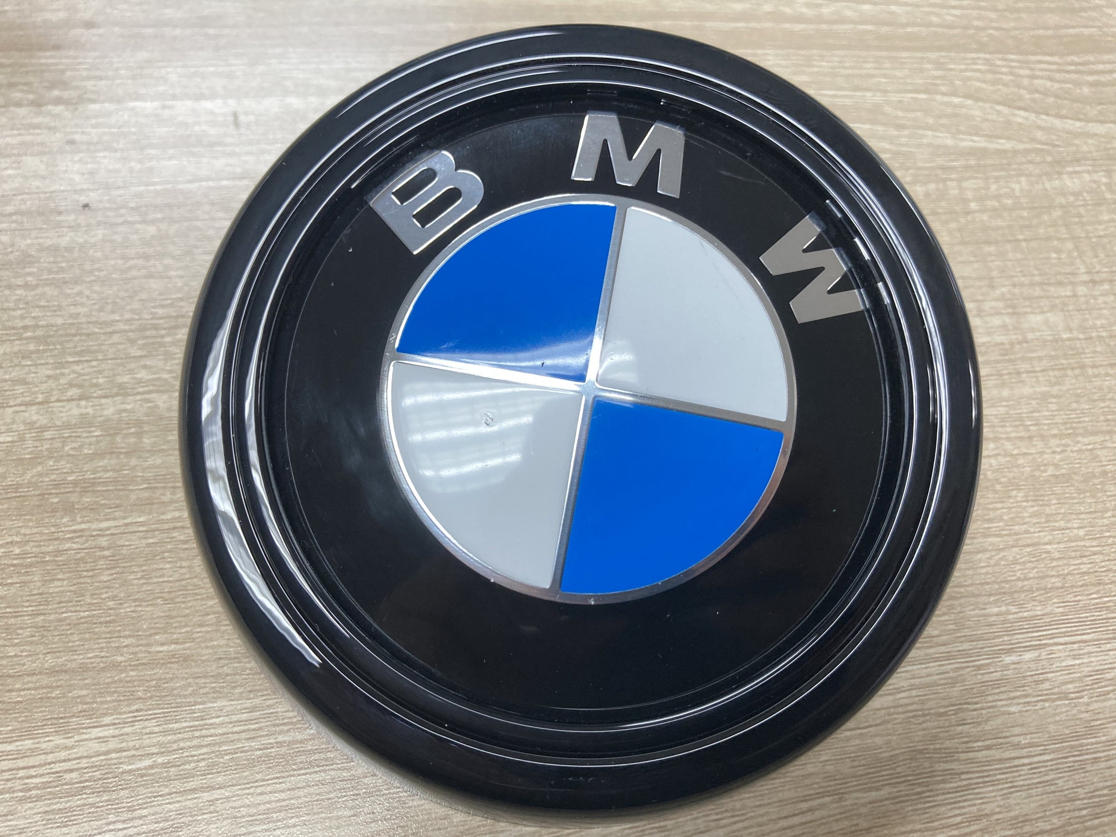 BMW X5 REAR BADGE SURROUND - GLOSS BLACK E70 2006-13